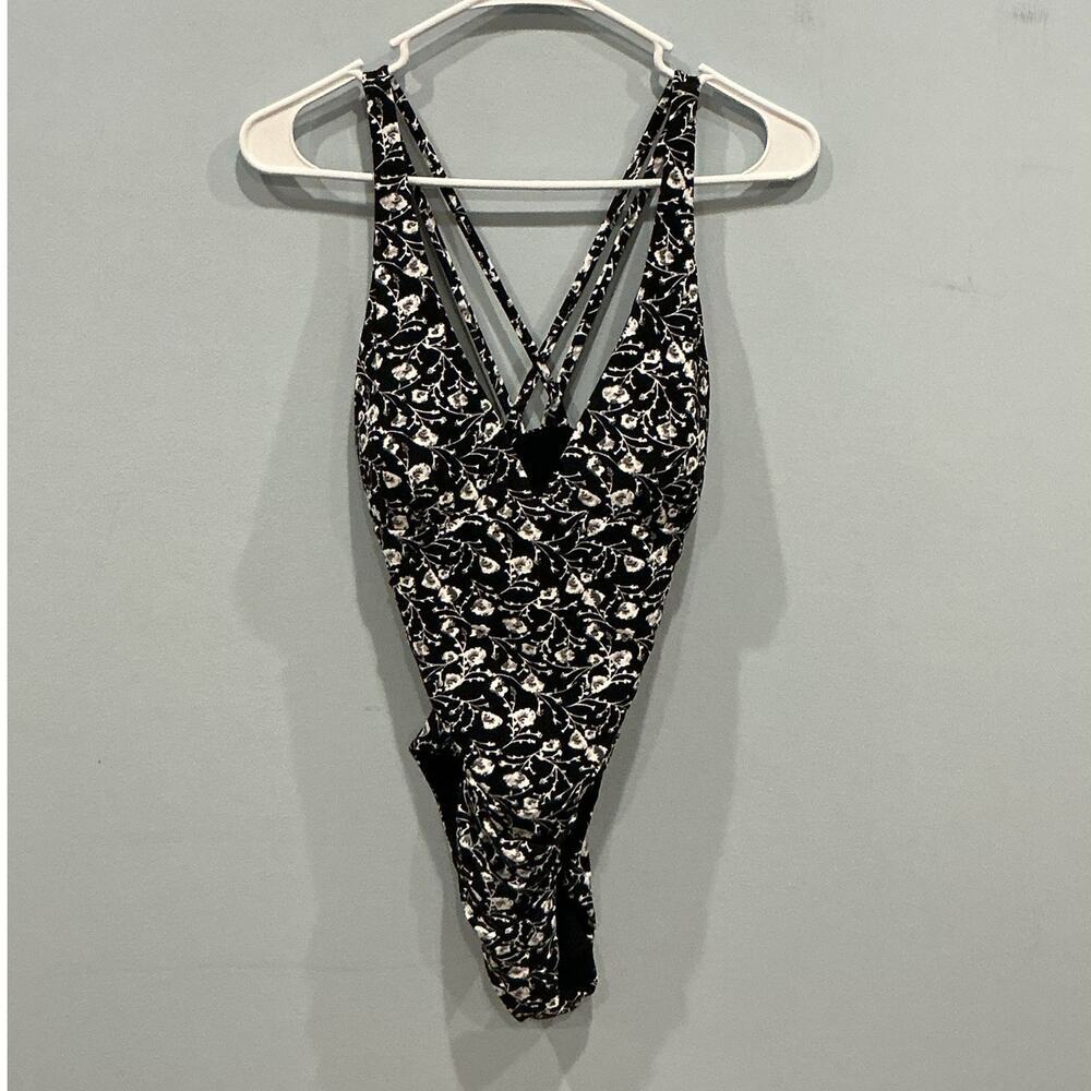 Niptuck Womens Onepiece Swimsuit Swimwear Size 8 Black Floral Swim One Piece